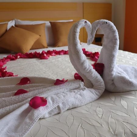Hotel Golden Coral Tulcán 外观 照片
