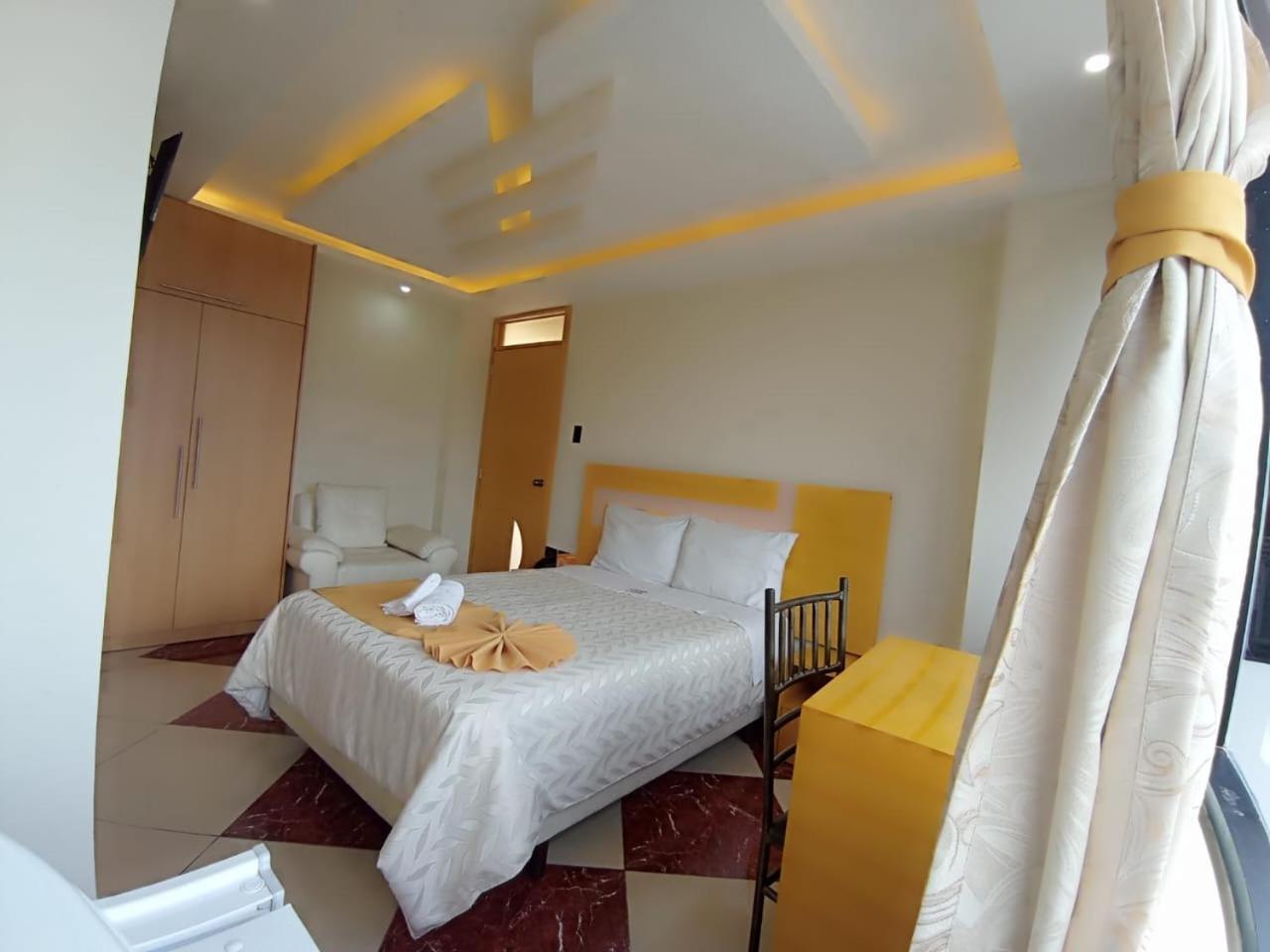Hotel Golden Coral Tulcán 外观 照片