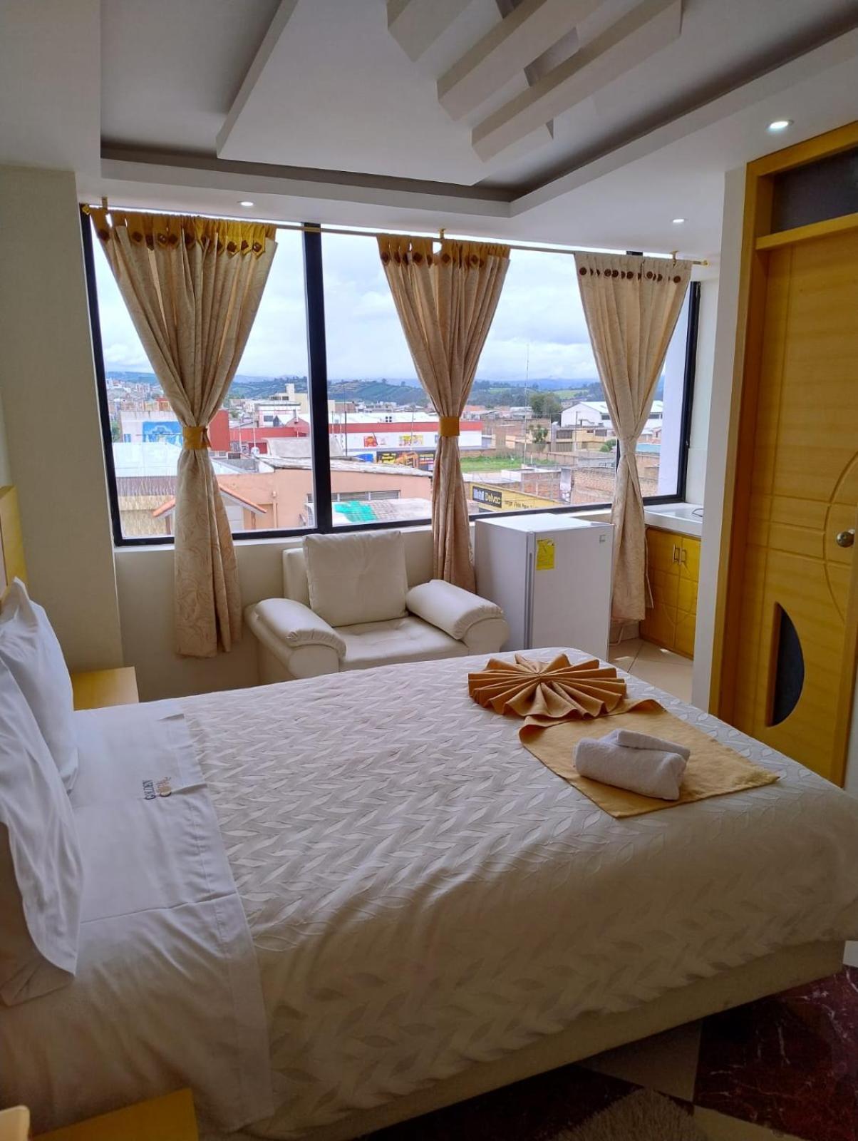 Hotel Golden Coral Tulcán 外观 照片