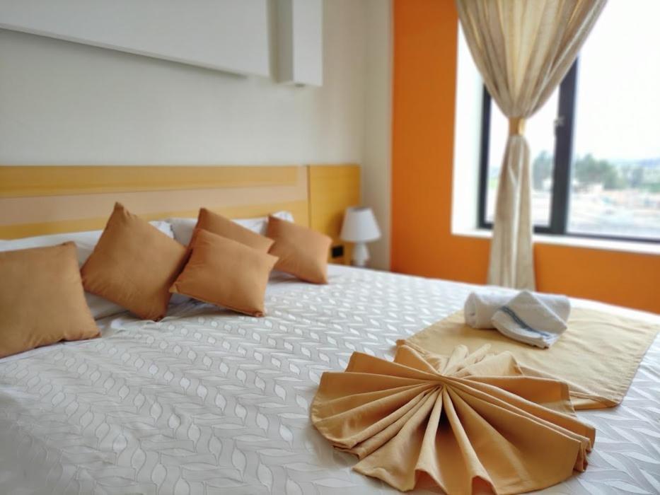 Hotel Golden Coral Tulcán 外观 照片